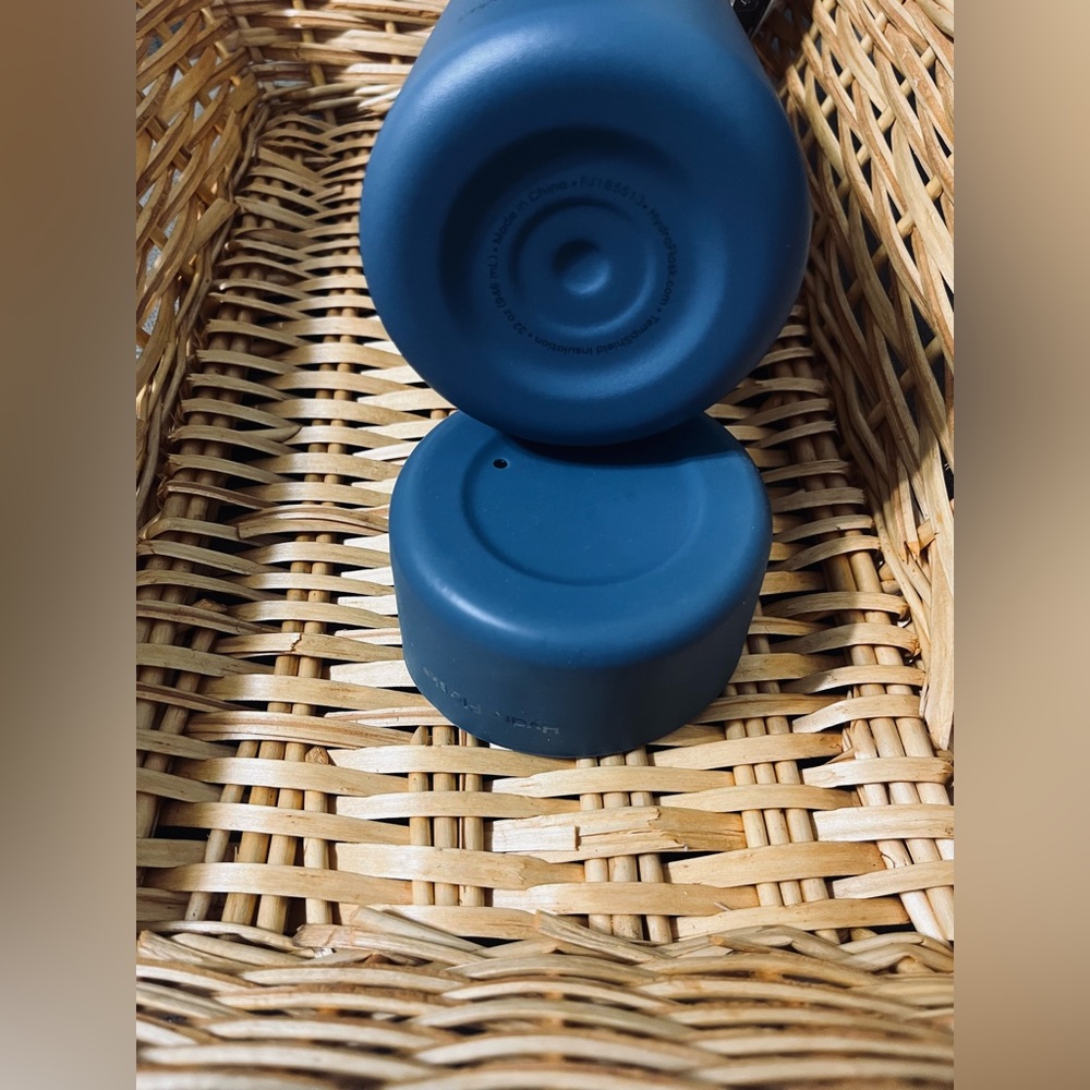 Hydro Flask - Picture 2 of 2